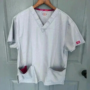 Women’s Dickies Scrub Top. Size Medium. V-neck. Size Medium. Gray